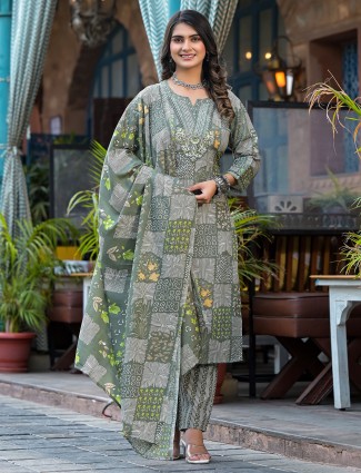 Latest cotton printed kurti set in green