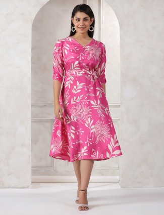 Mismerzing pink cotton printed kurti