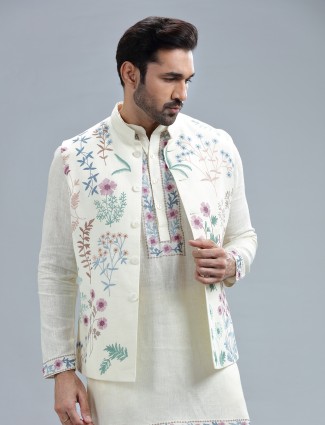 White linen waistcoat set in embroidery work