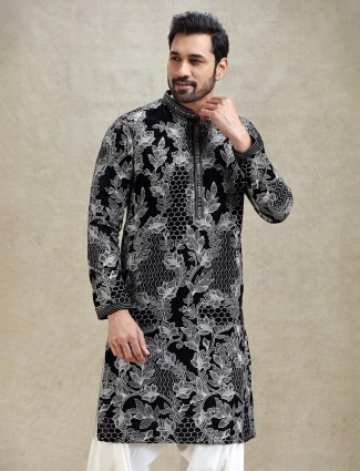 Black festive charm kurta set in flower embroidery theme