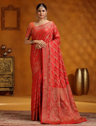 Red silk saree ideal for wedding wear