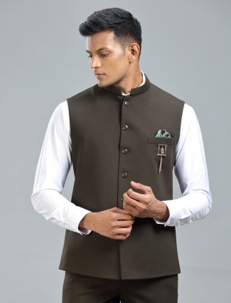 Stand out with this green waistcoat for men