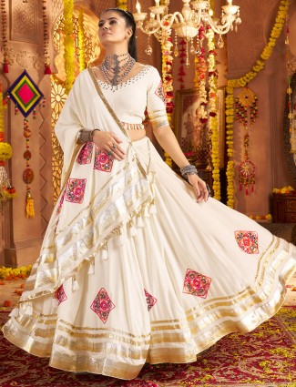 Charming white festive ensemble for navratri