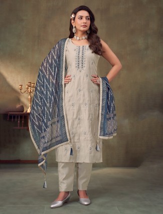 Peach printed georgette saree with elegant detailing