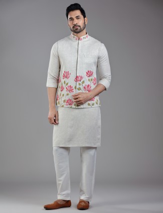 Light beige waistcoat set in silk