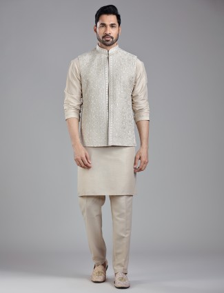 Light khaki waistcoat set with fine craftsmanship
