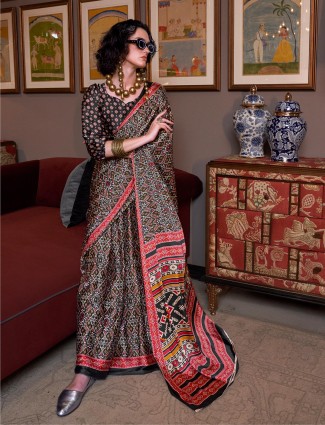 Garaceful black printed saree