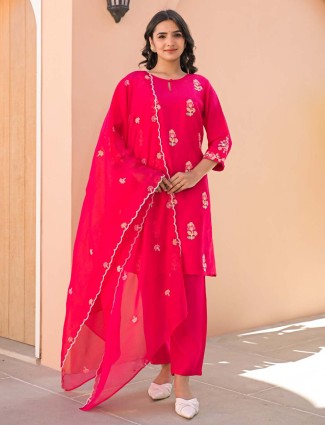 Magenta vibrant and stylish cotton silk kurti set for women