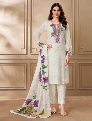 Elegant grey linen ensemble with printed details