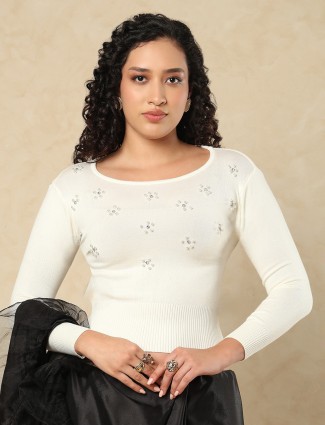 White woolen blouse with pearl-diamond radiance