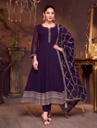 Purple georgette sweetheart neck suit