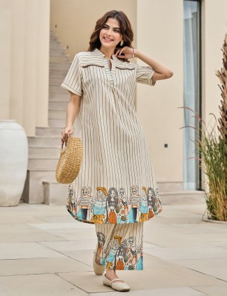 Black taffeta zari thread boat neck ready blouse