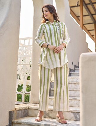 White and pista green casual wear kurti set for women
